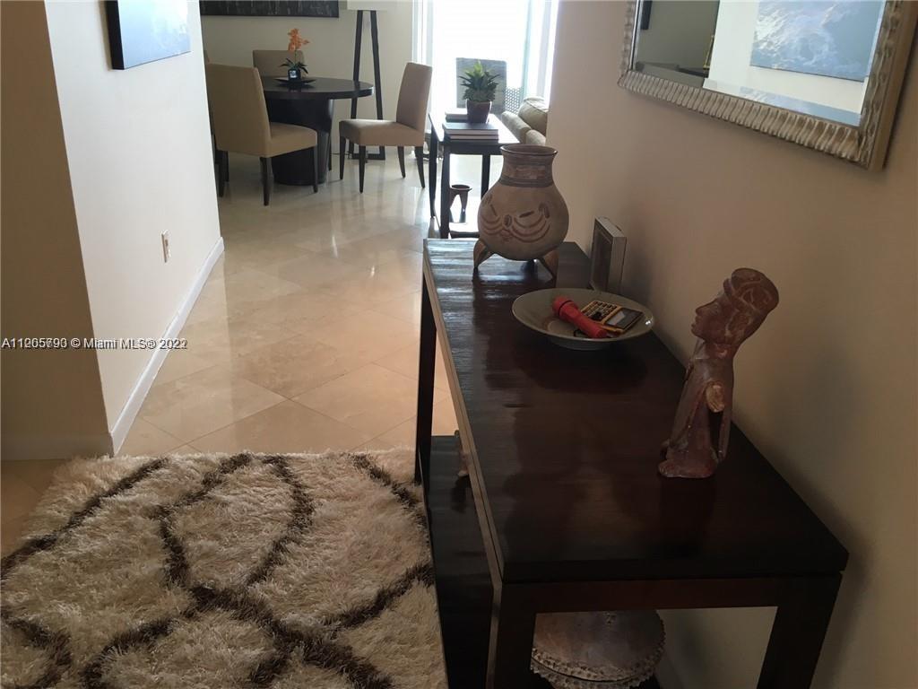 881 Ocean Dr # 22E
