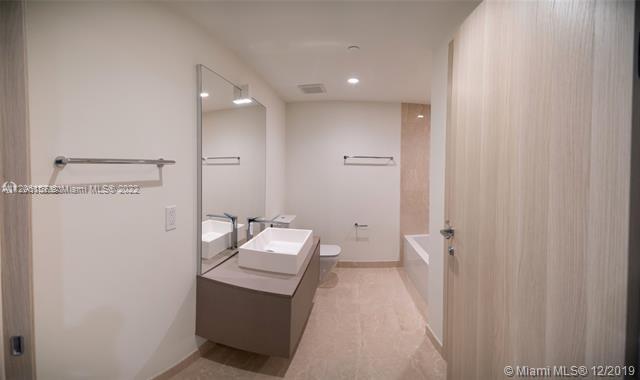 1000 Brickell Plz # 4905