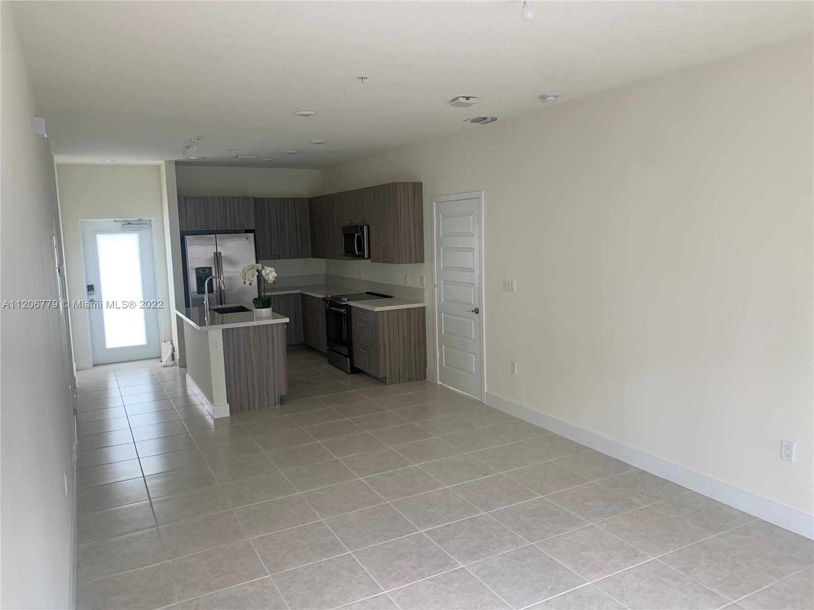 4670 NW 84th Ave # 33