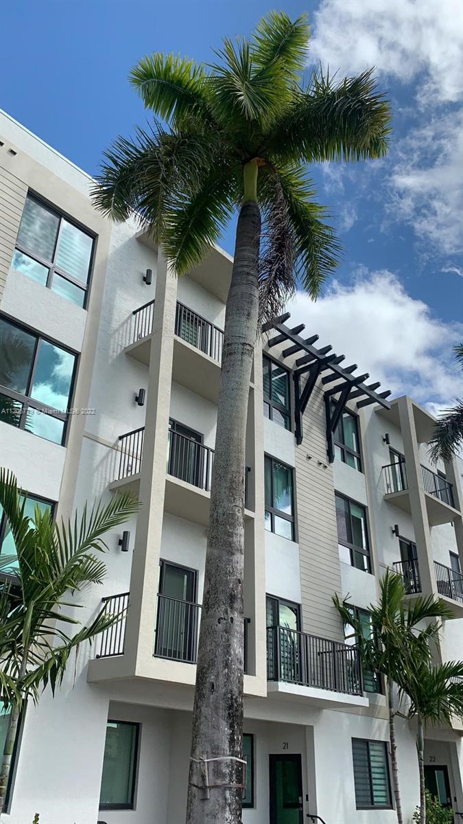 4670 NW 84th Ave # 33