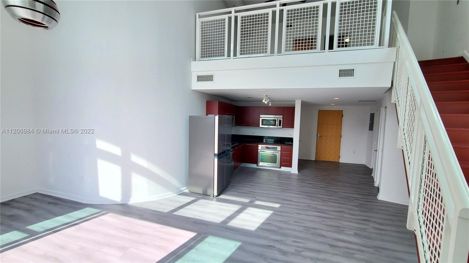 244 Biscayne Blvd # 639