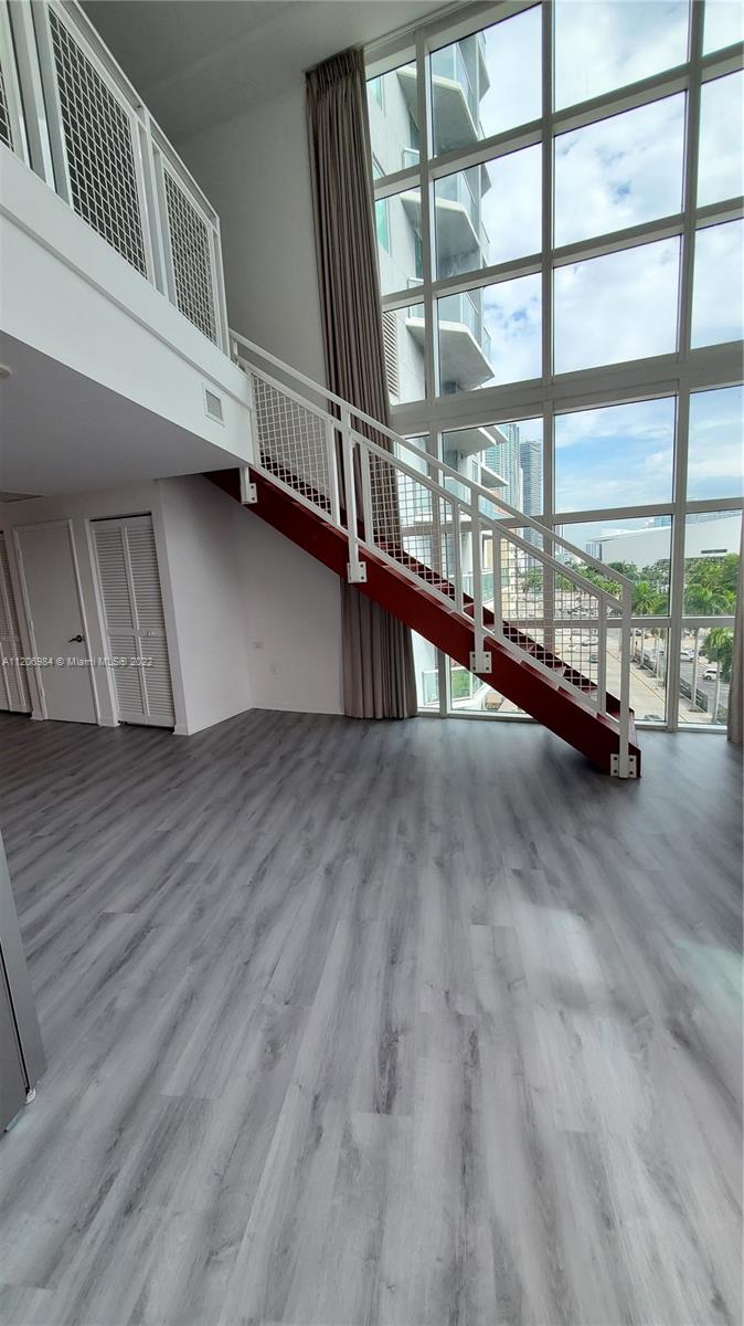 244 Biscayne Blvd # 639