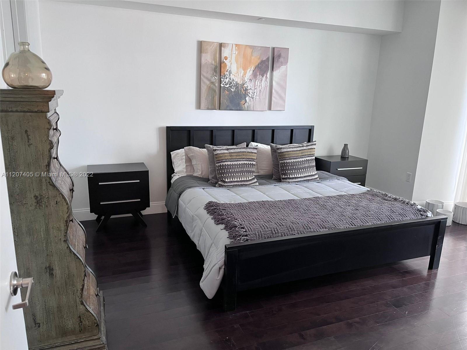 475 Brickell Ave # 2714