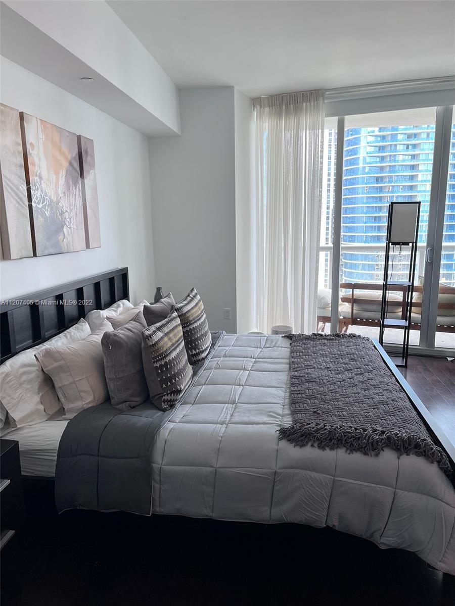 475 Brickell Ave # 2714