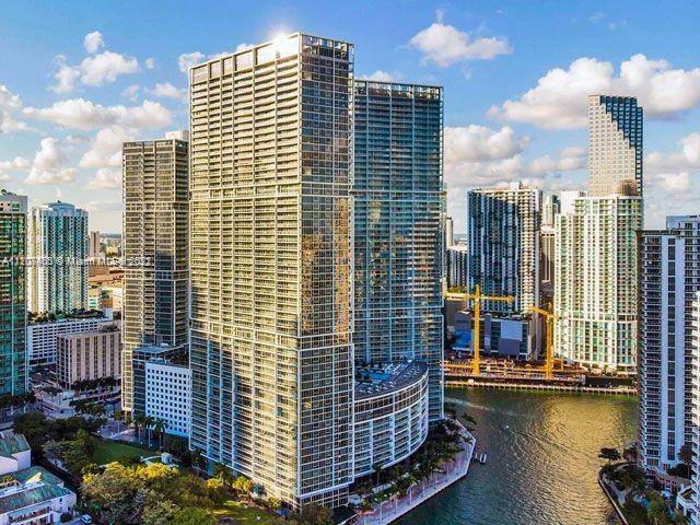 475 Brickell Ave # 2714