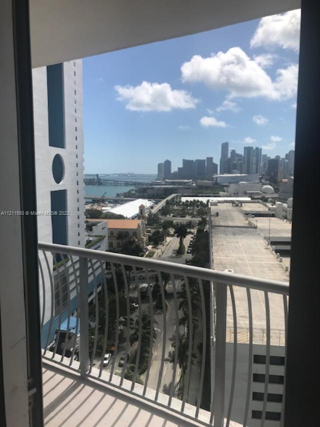 1750 N Bayshore Dr # 1812