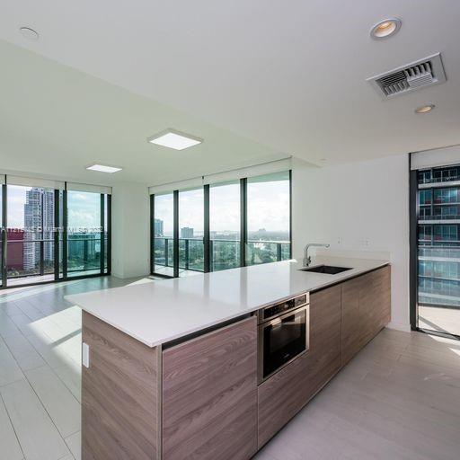1300 S Miami Ave Unit: 2206