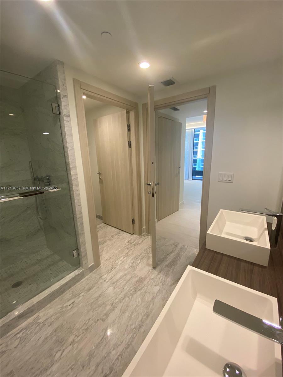 1000 Brickell Plaza # 2707