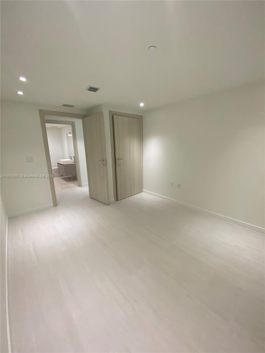 1000 Brickell Plaza # 2707