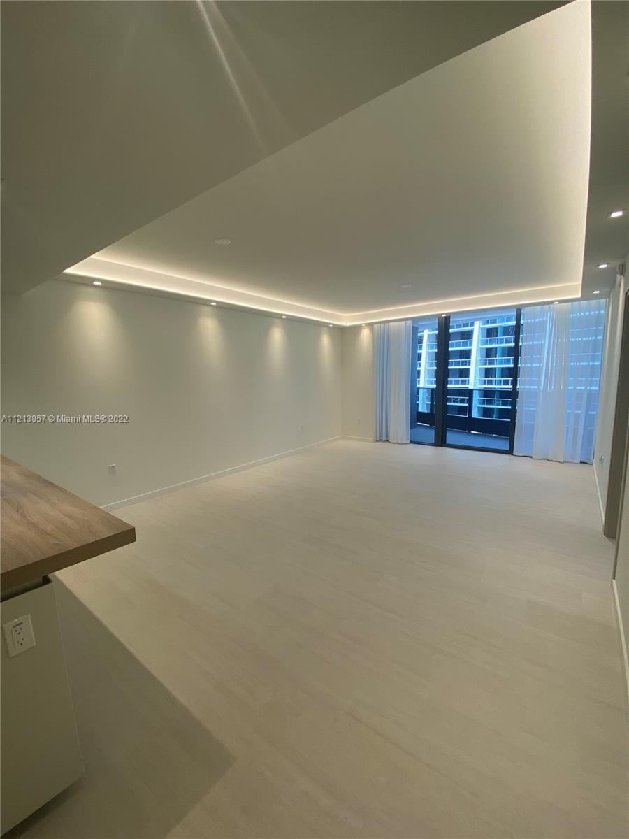 1000 Brickell Plaza # 2707