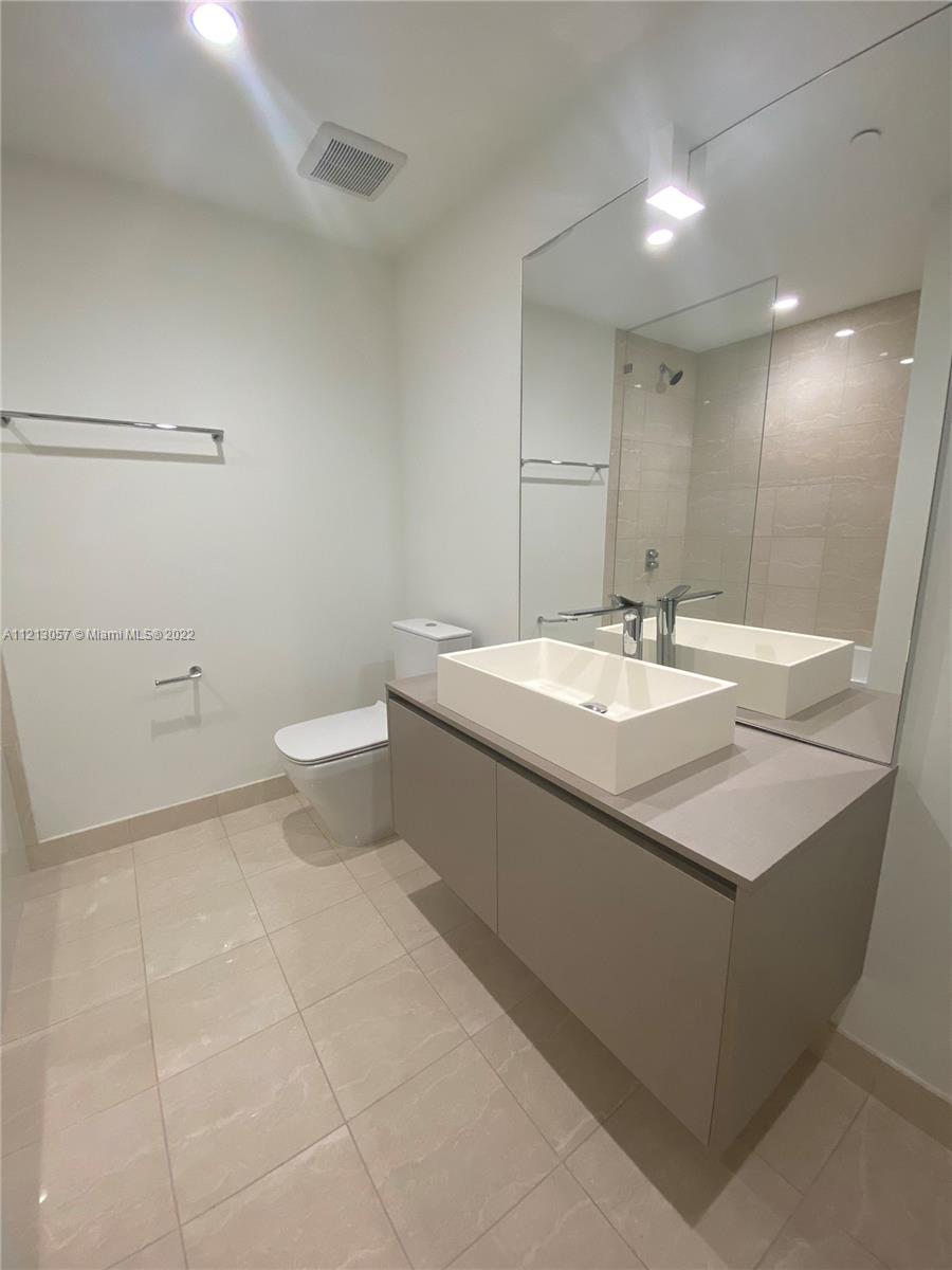 1000 Brickell Plaza # 2707