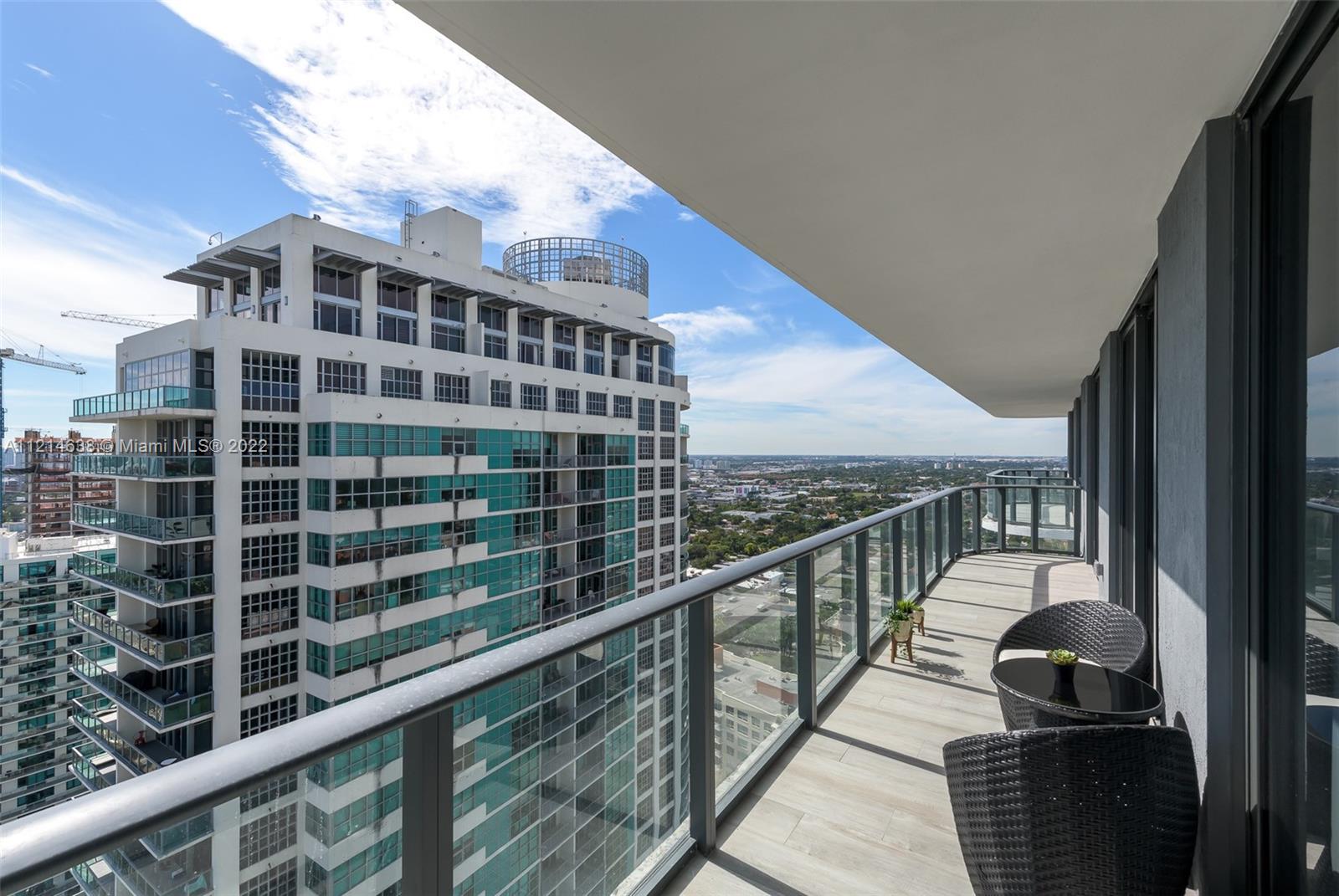 121 NE 34th St # 3102