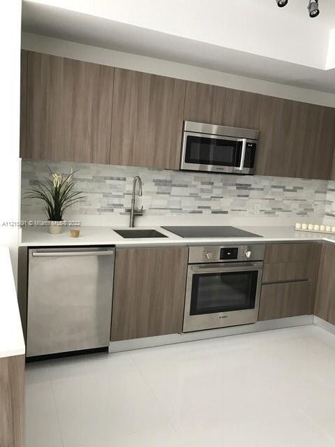 201 SW 17Rd. # 305