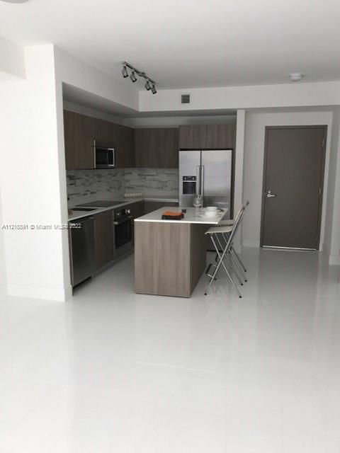 201 SW 17Rd. # 305