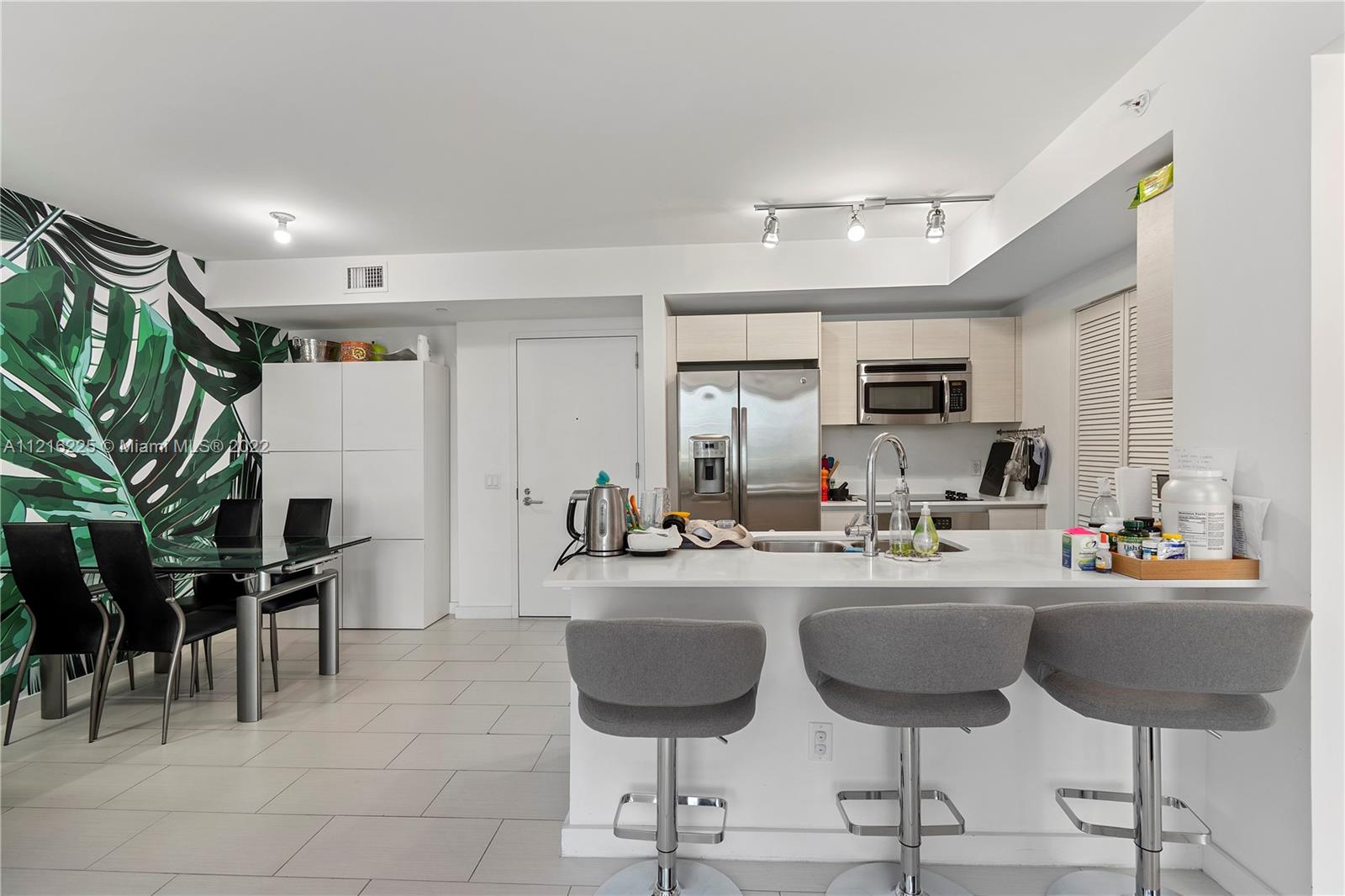 4250 Biscayne Blvd # 817