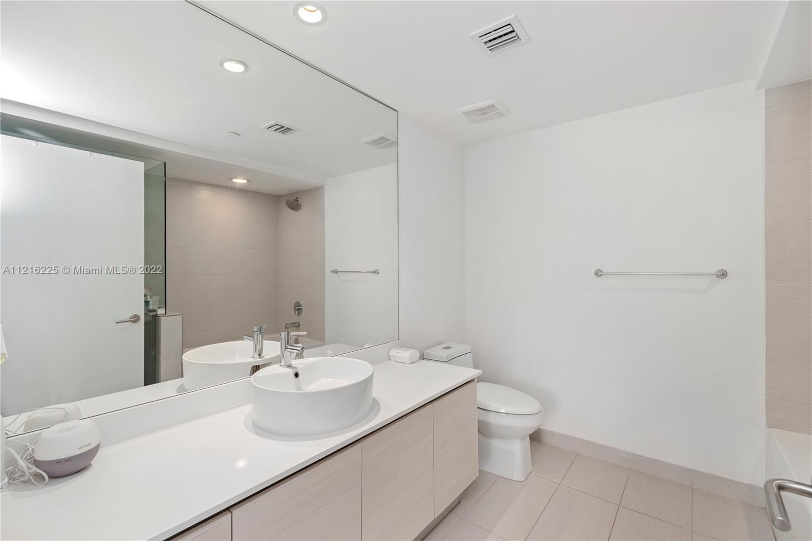 4250 Biscayne Blvd # 817