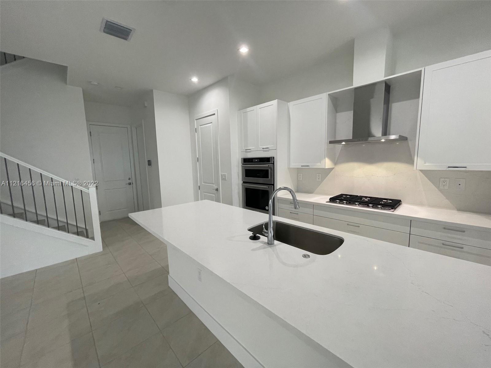 4422 NW 80th Ct