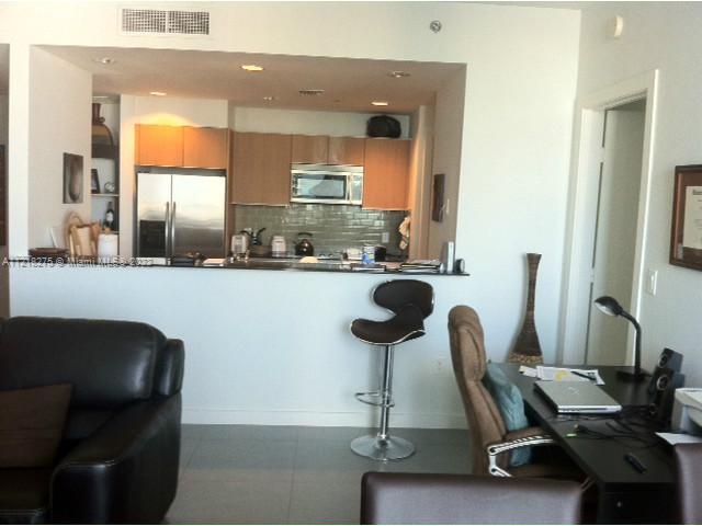 1050 BRICKELL AV # 2002