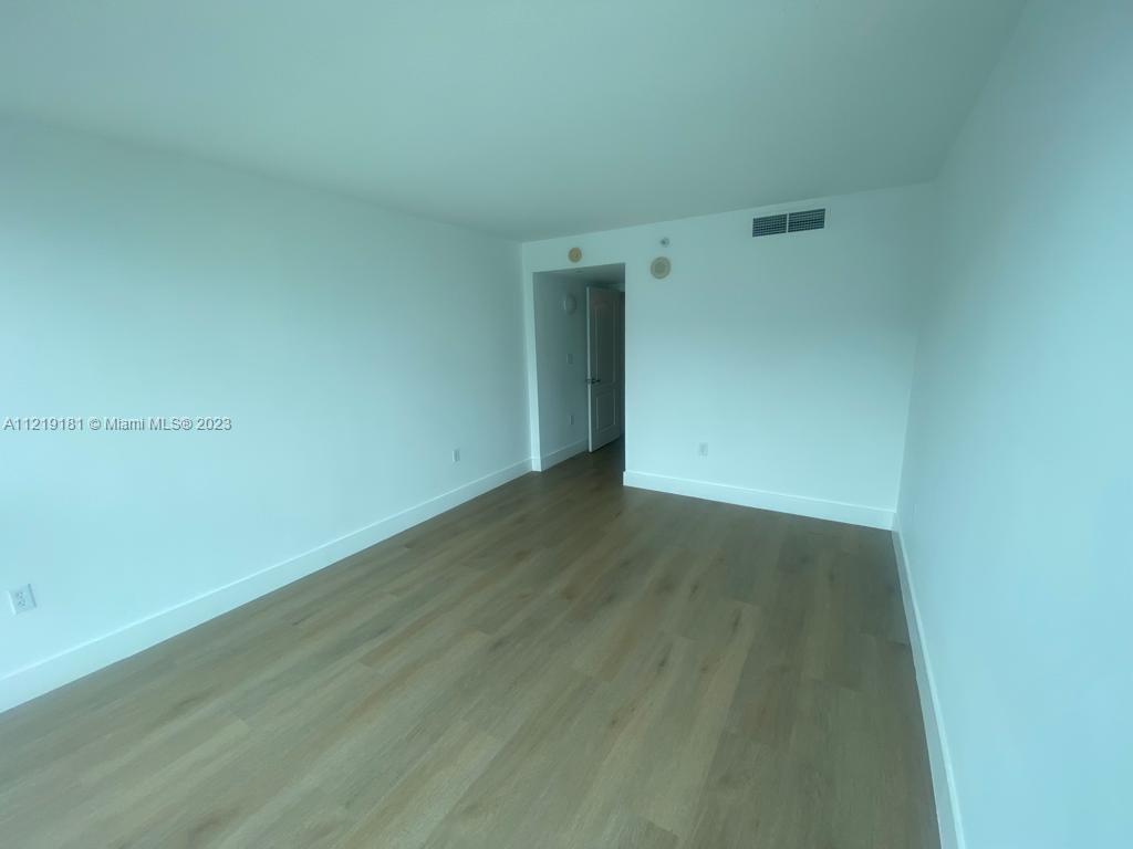 2101 Brickell Ave # 1401
