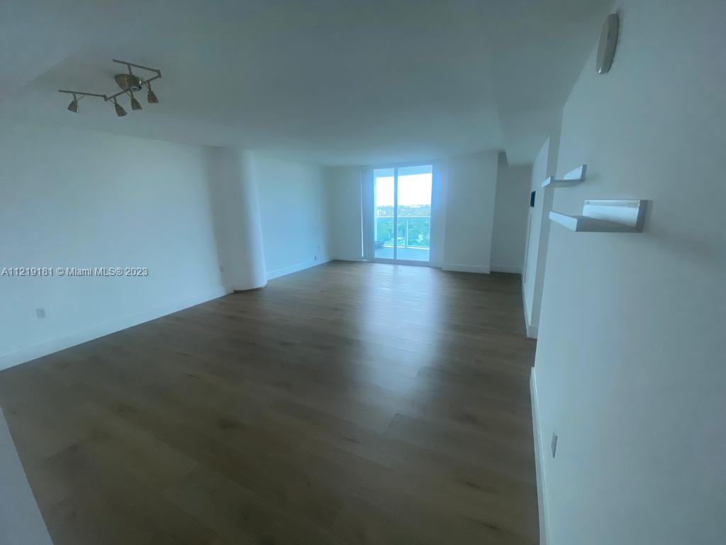 2101 Brickell Ave # 1401