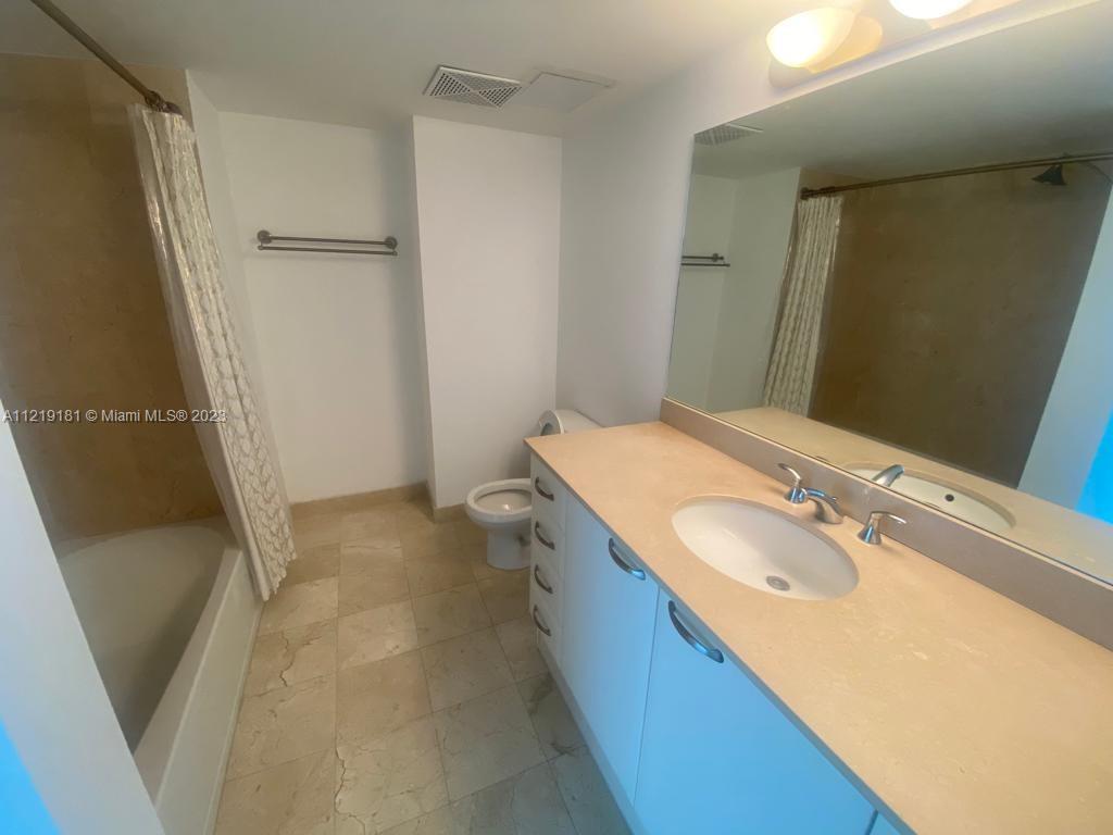 2101 Brickell Ave # 1401