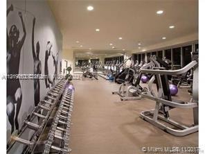 465 BRICKELL AV # 806