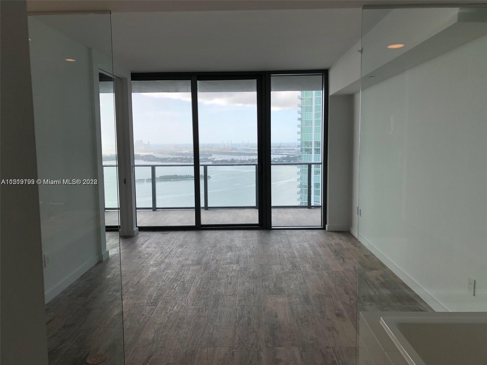 650 NE 32 ST # 4202