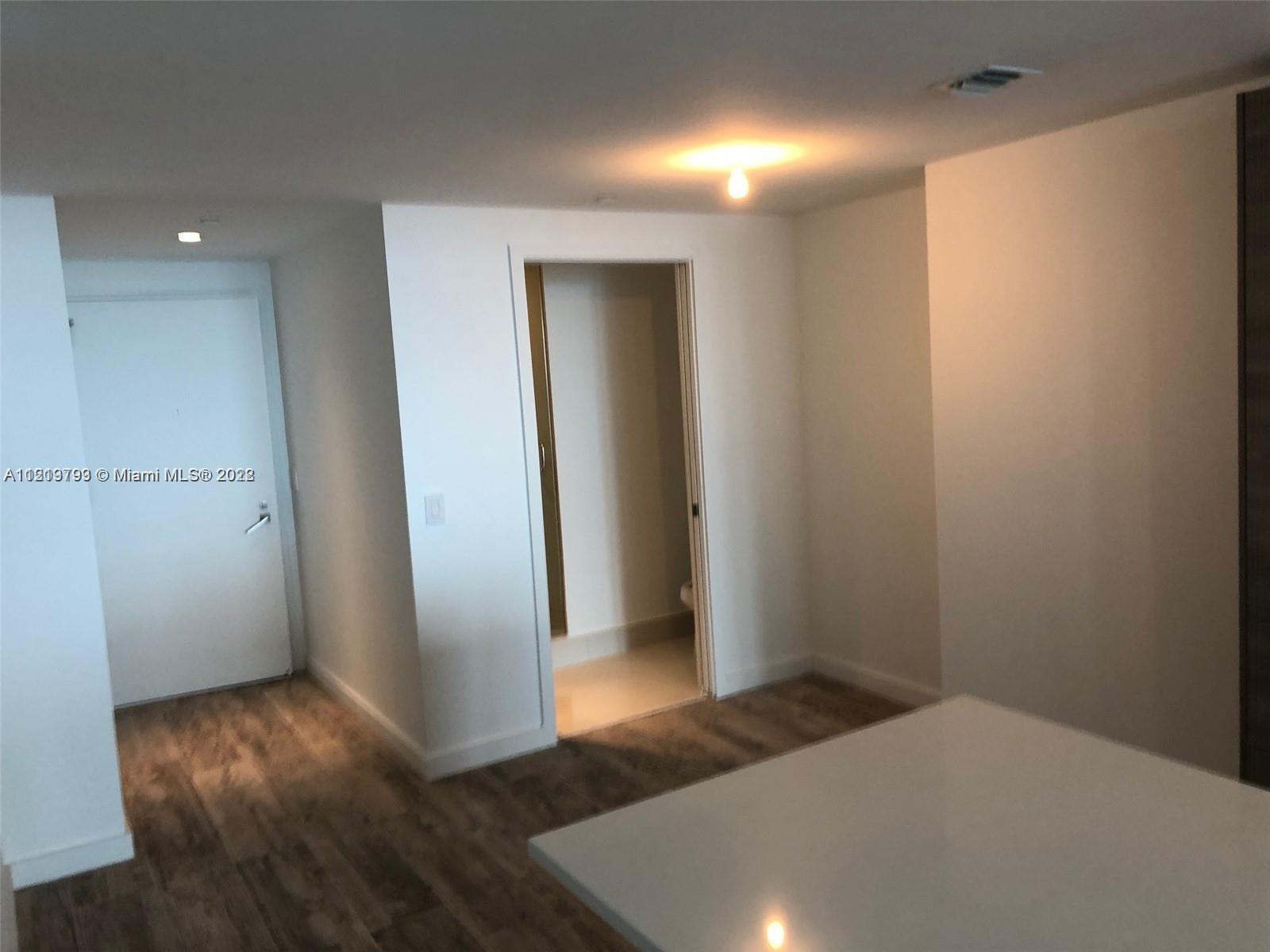650 NE 32 ST # 4202