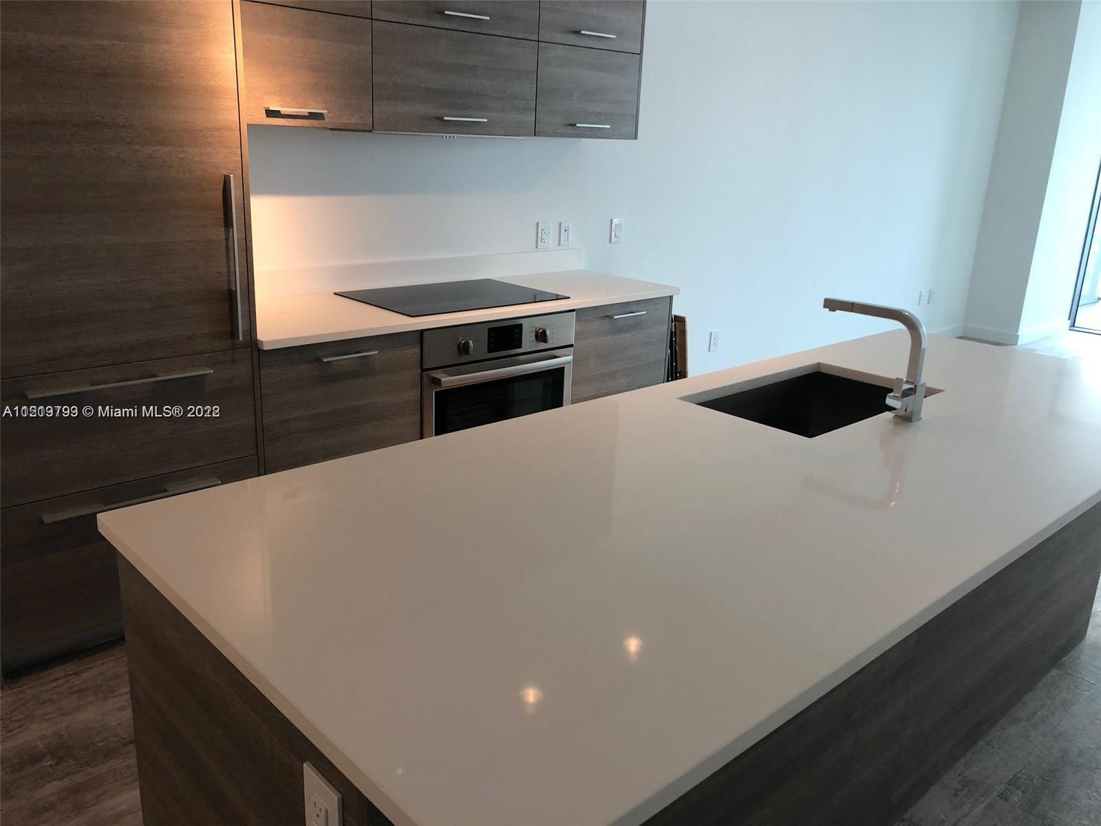 650 NE 32 ST # 4202
