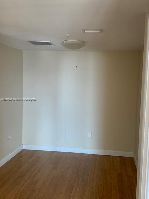 185 SW 7th St # 3804