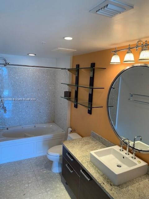 185 SW 7th St # 3804