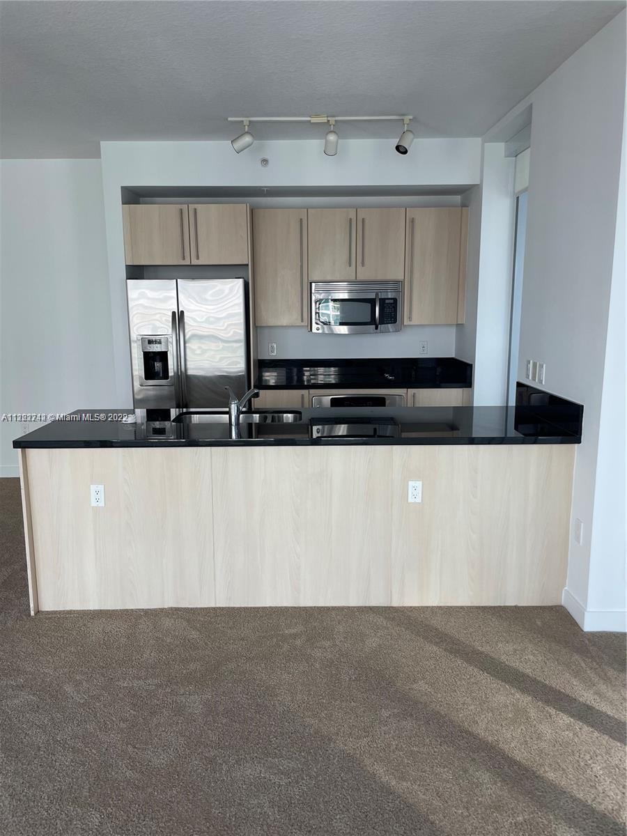 79 SW 12th St Unit: 2507-S