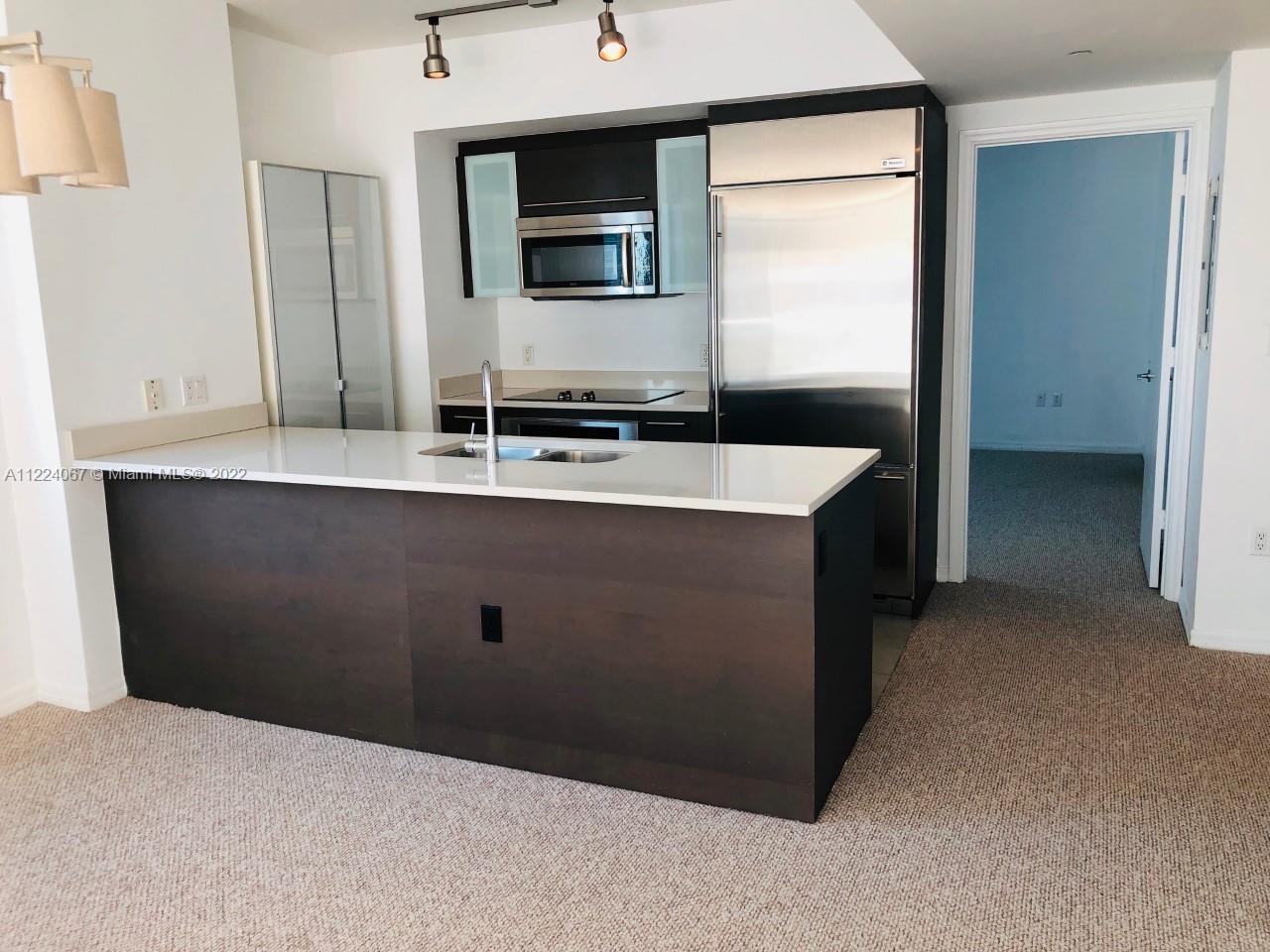 500 Brickell Ave # 3910