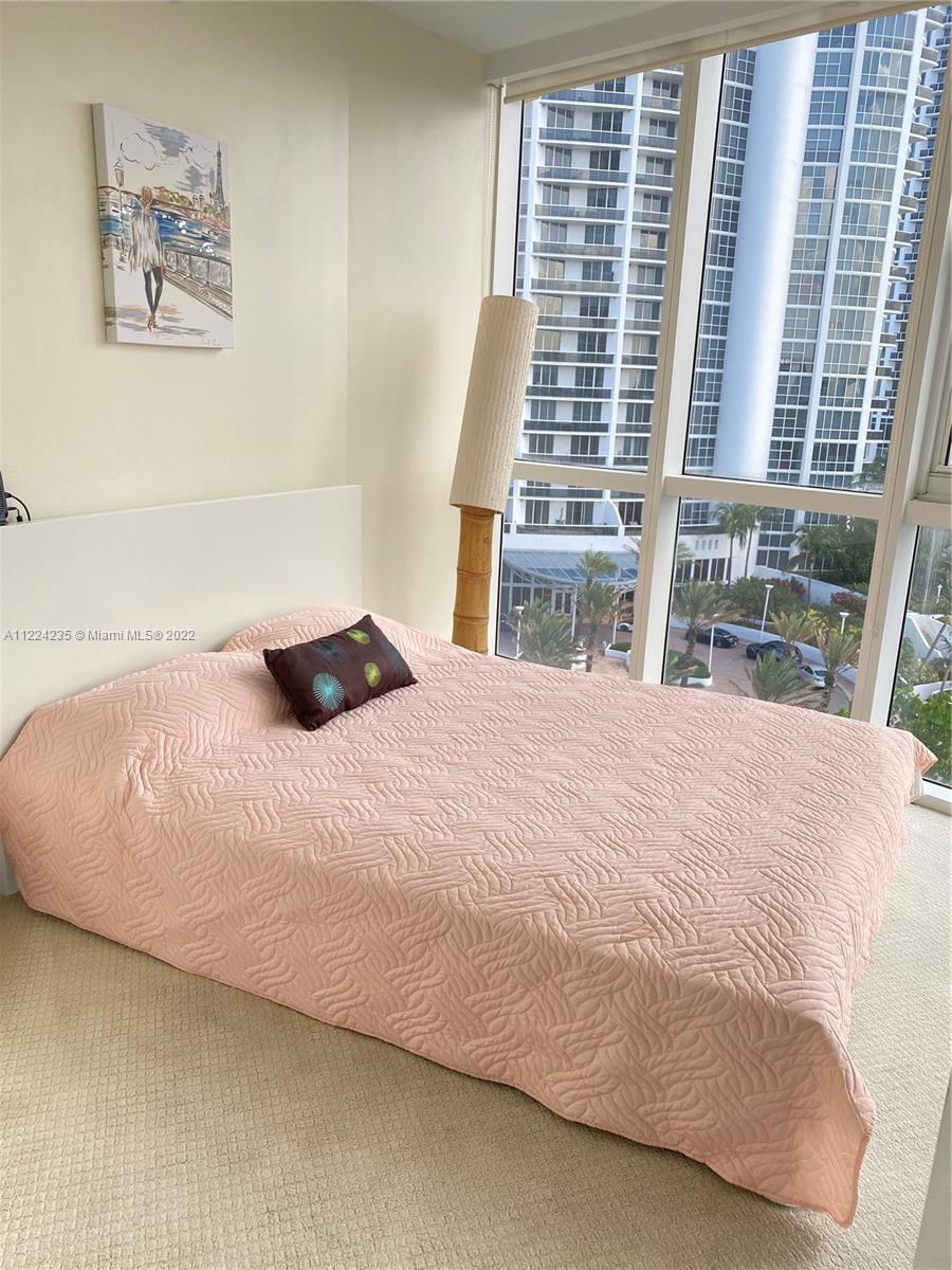 18201 Collins Ave # 901A