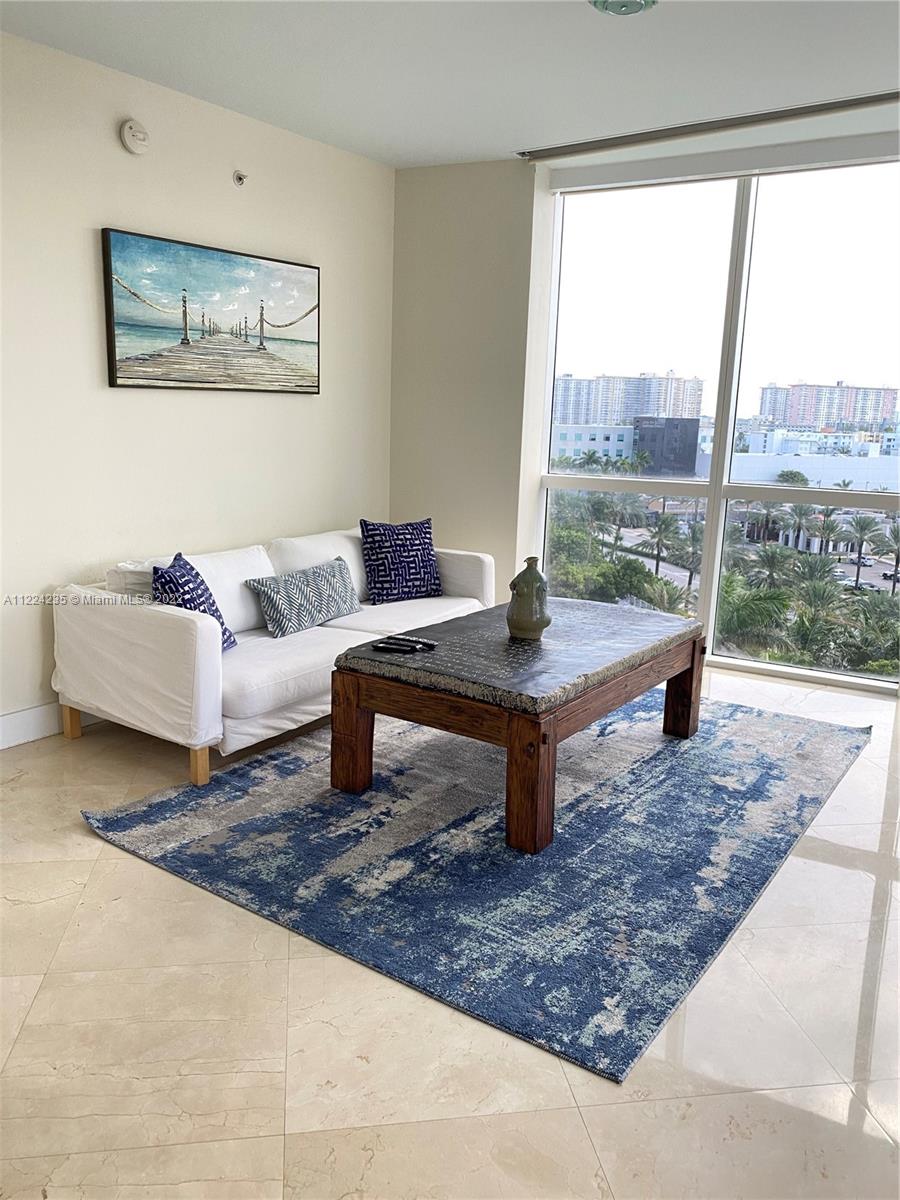 18201 Collins Ave # 901A