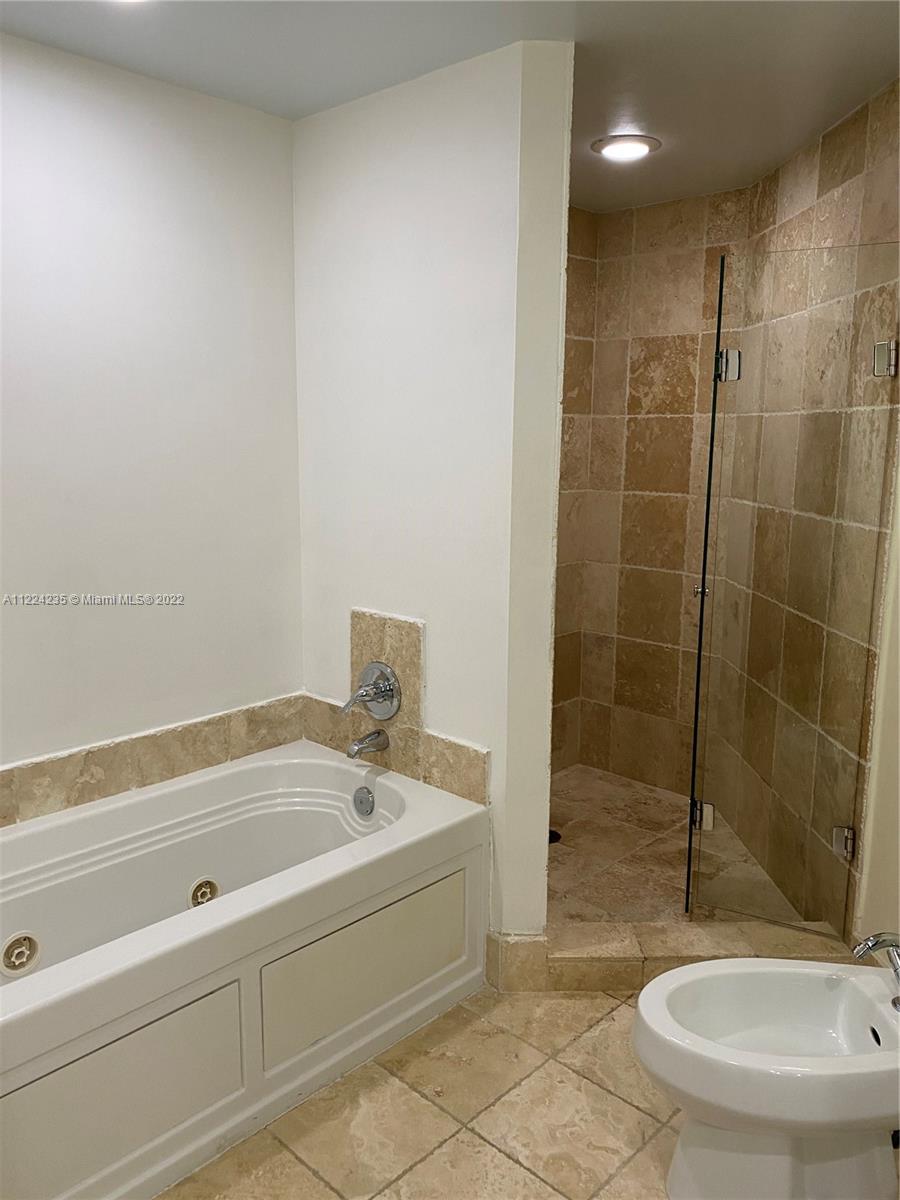 18201 Collins Ave # 901A