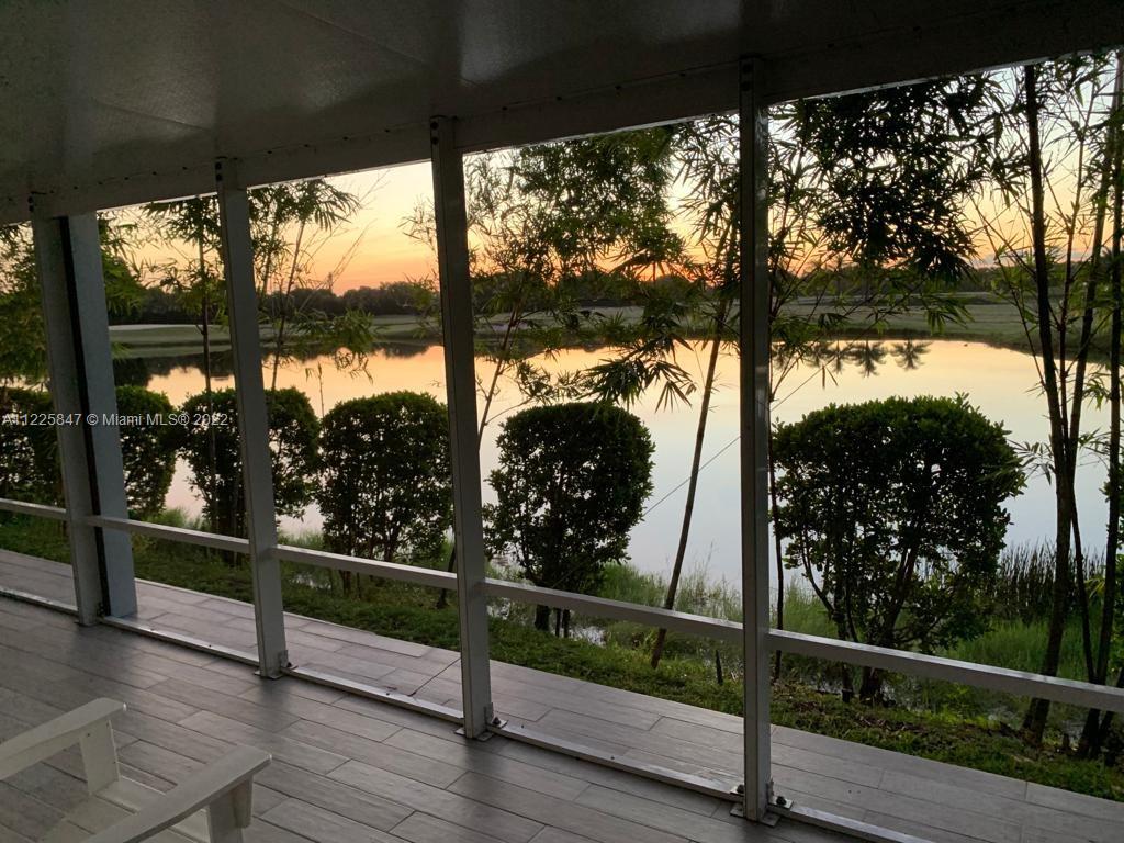 10075 NW 54th Ter