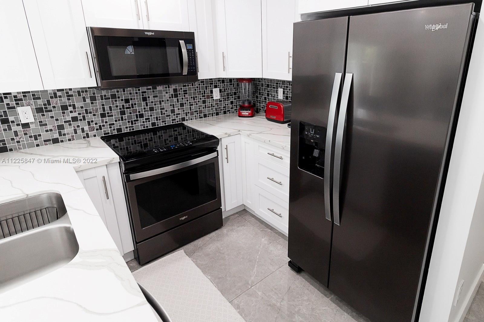 10075 NW 54th Ter