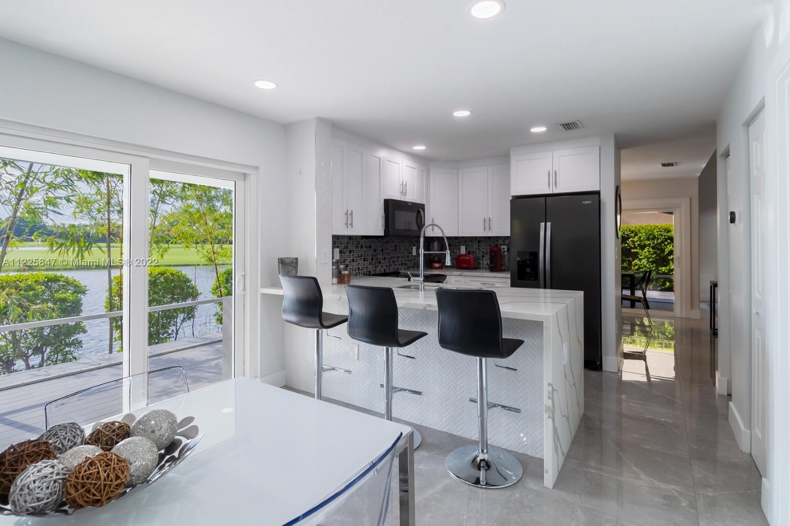 10075 NW 54th Ter