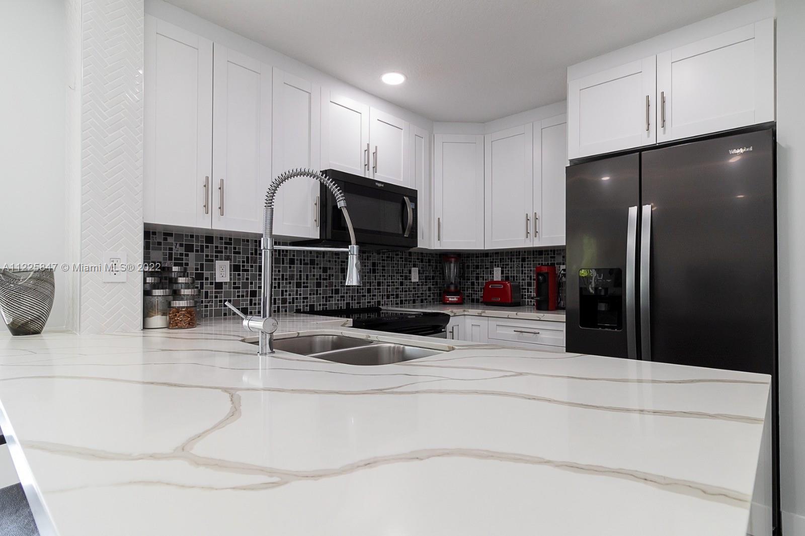 10075 NW 54th Ter