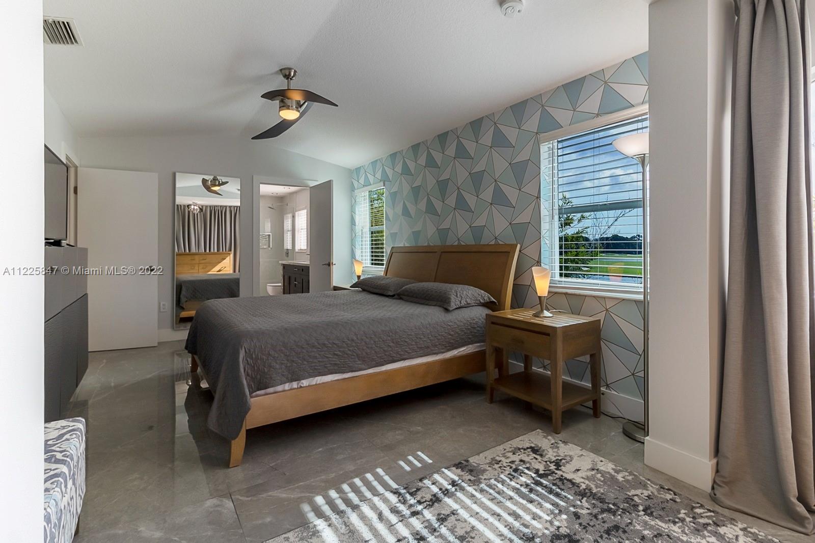 10075 NW 54th Ter