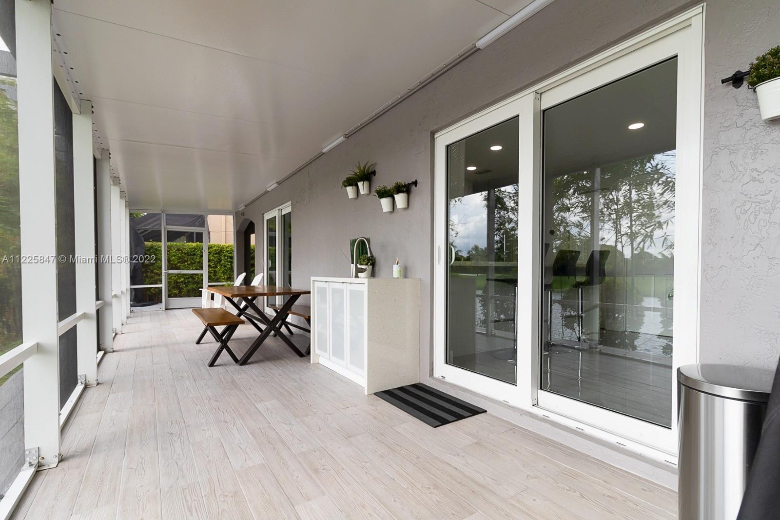 10075 NW 54th Ter