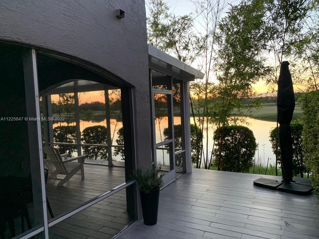 10075 NW 54th Ter