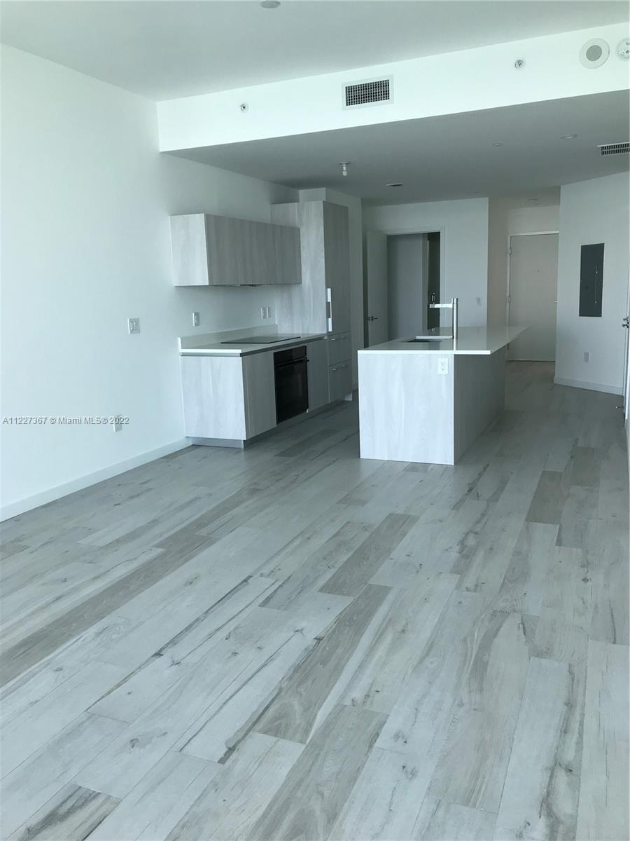 480 NE 31 St # 3905