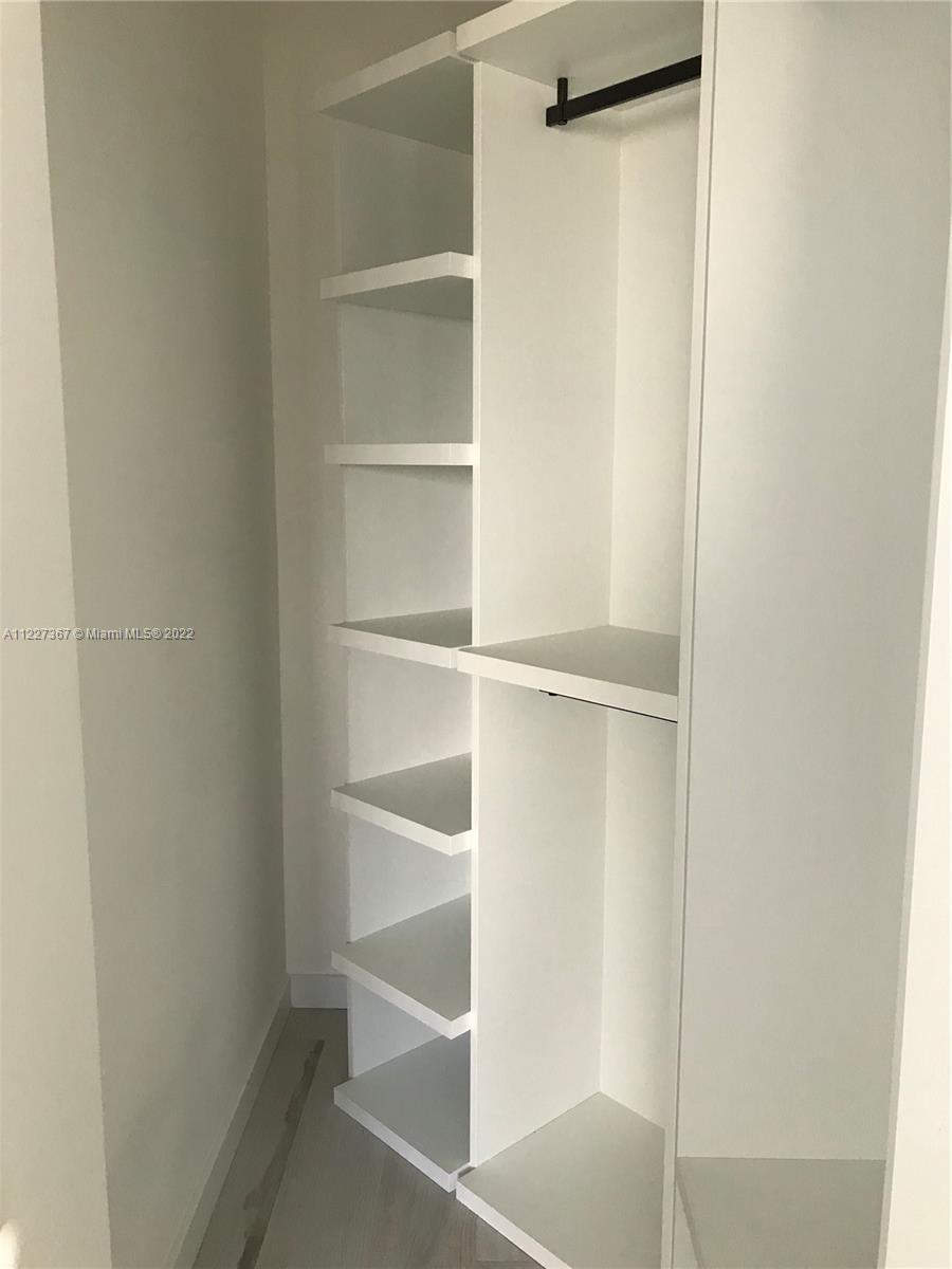 480 NE 31 St # 3905