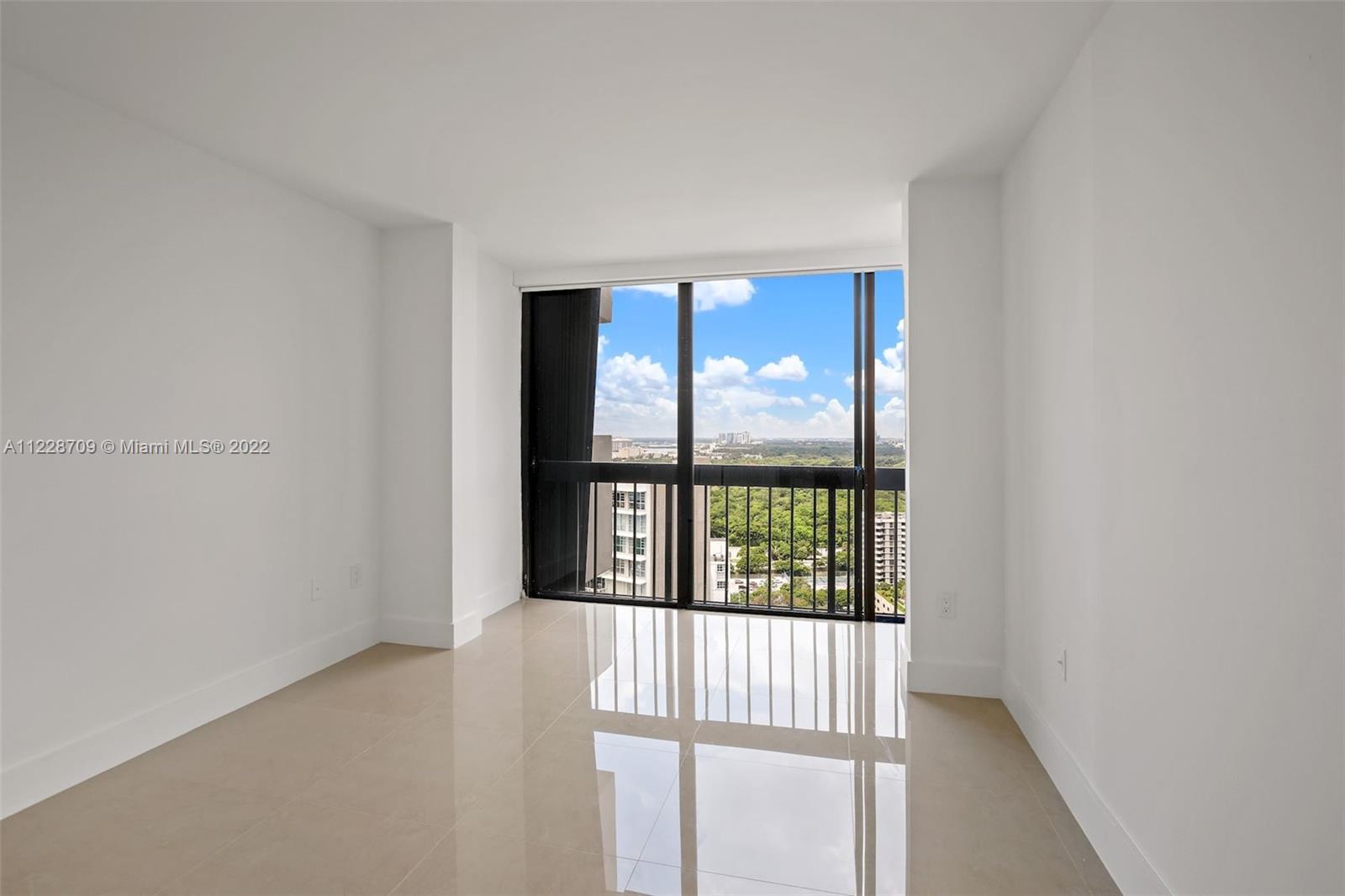 2333 Brickell Ave # 2710