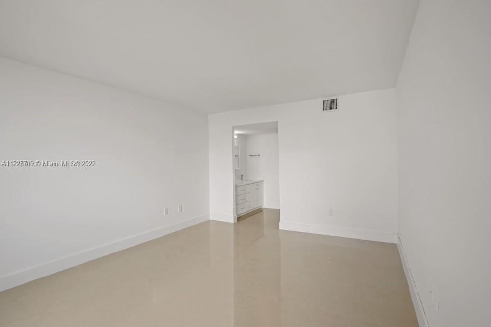 2333 Brickell Ave # 2710