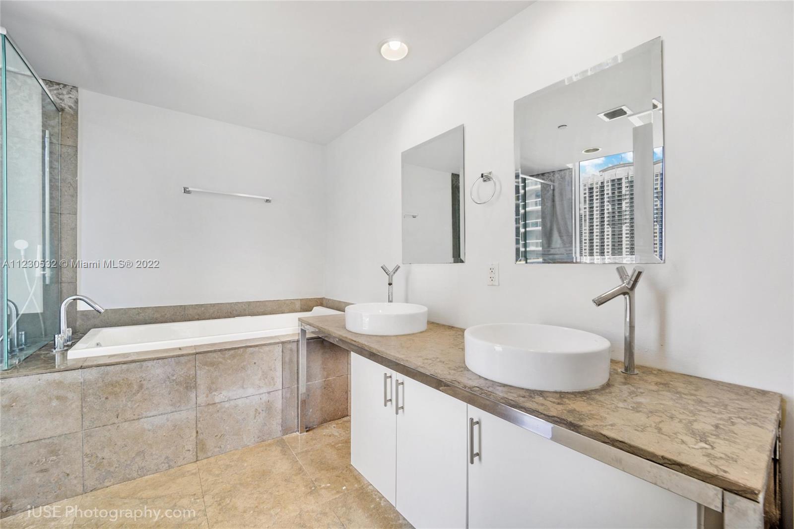 475 BRICKELL AVE # 2013