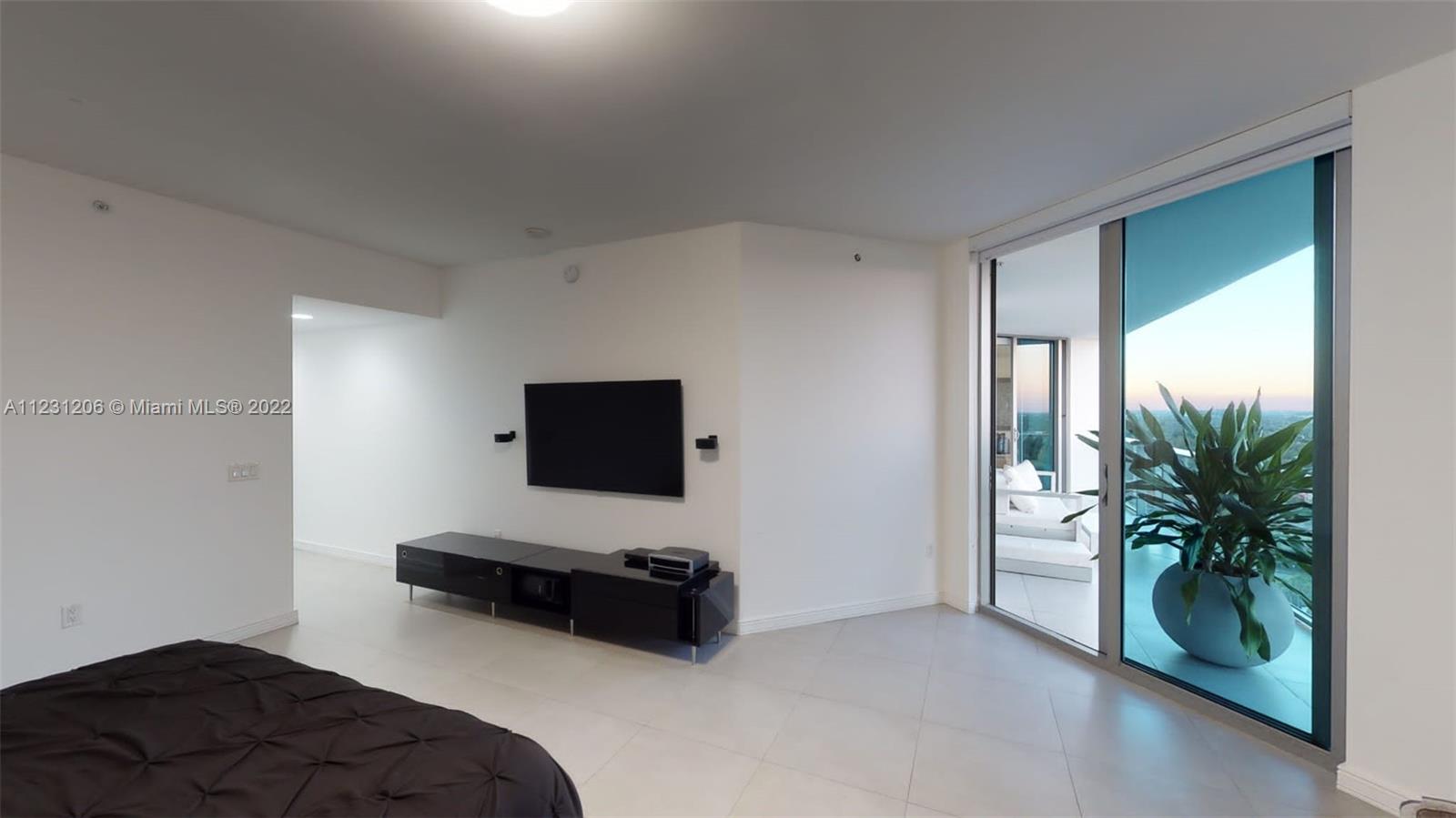 17301 Biscayne Blvd # 1906
