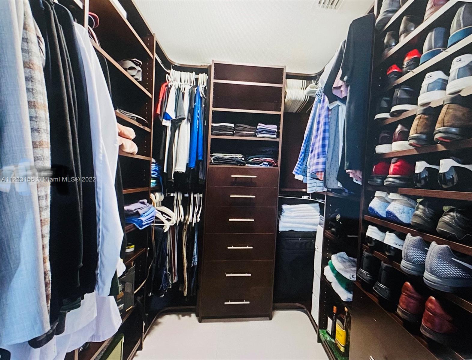 495 Brickell Ave # 5207